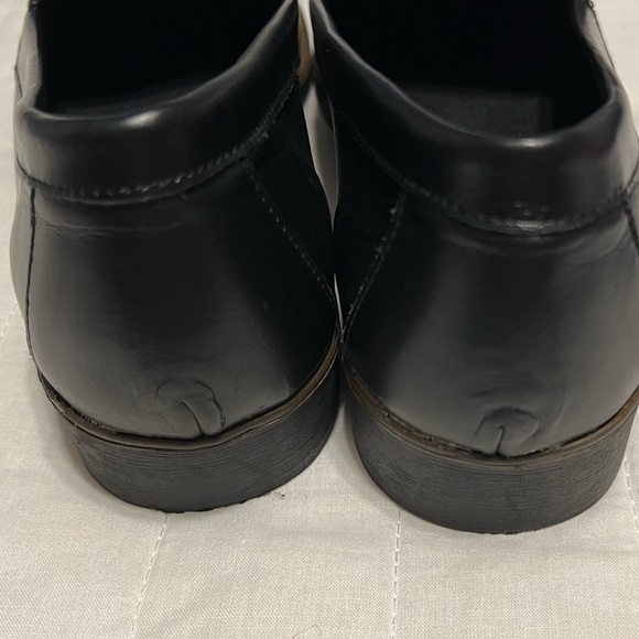 Enzo Tesoti Women's Loafer Size 38/7.5-8 Black Leather Slip-On EUC - Picture 10 of 10